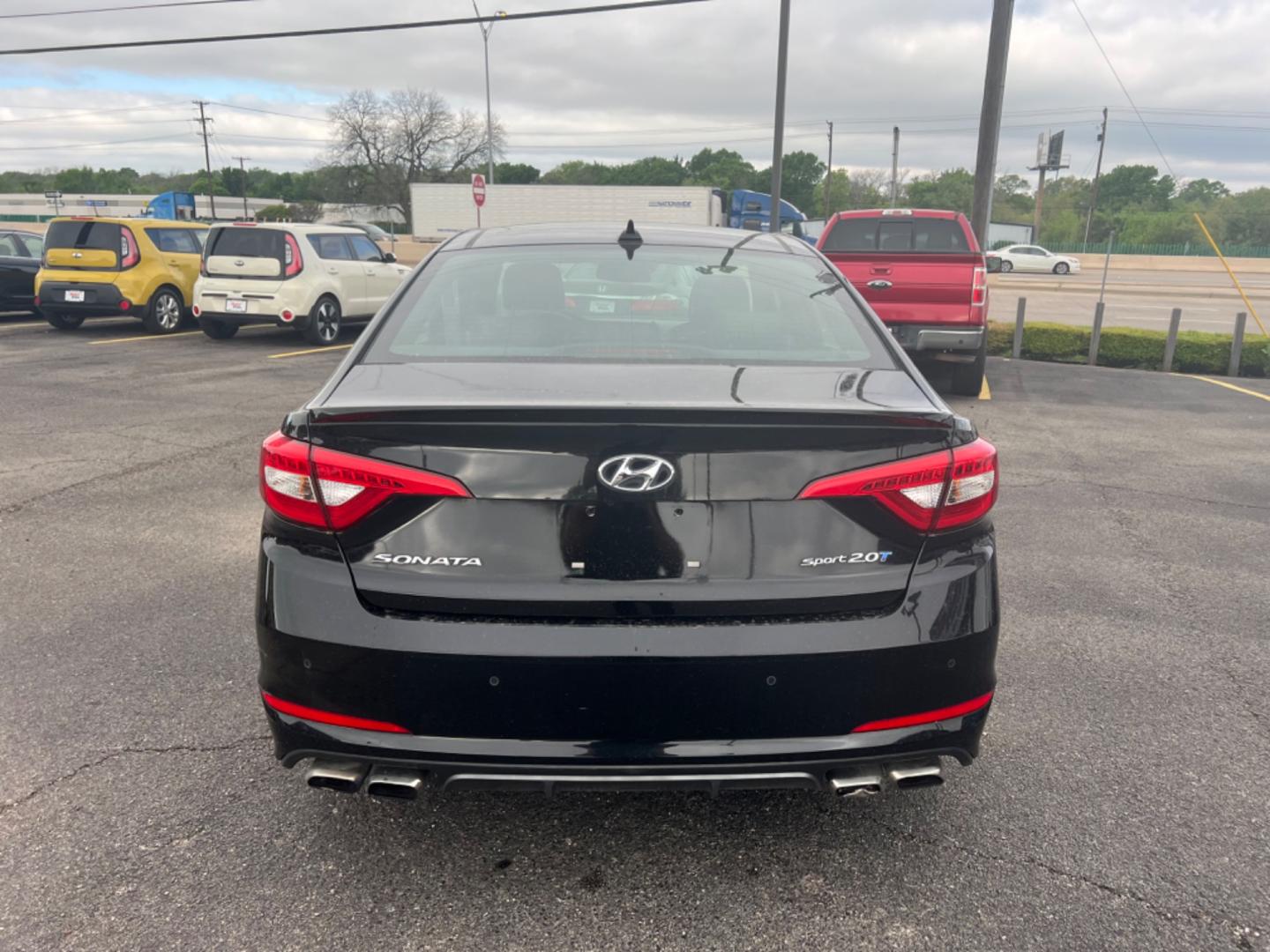 2015 Hyundai Sonata Sport 2.0T (5NPE34AB8FH) with an 2.0L L4 DOHC 16V TURBO engine, 6-Speed Automatic transmission, located at 420 I-35E, Lancaster, TX, 75146, (469) 297-4144, 32.593929, -96.823685 - Photo#8